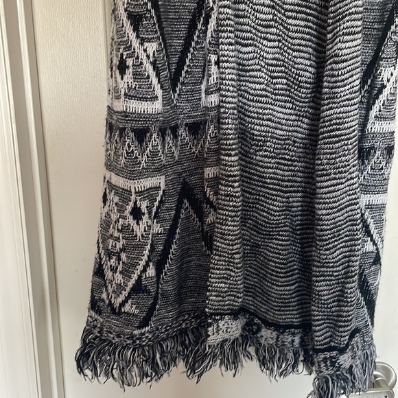 Cardigan - Picture 2 of 3